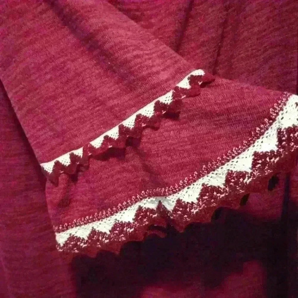 no tags, red and white long sleeve, trumpet embroidered sleeve super soft flowy - Picture 2 of 4